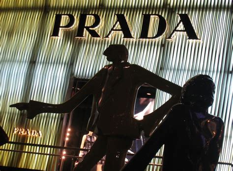 lavorare con prada
